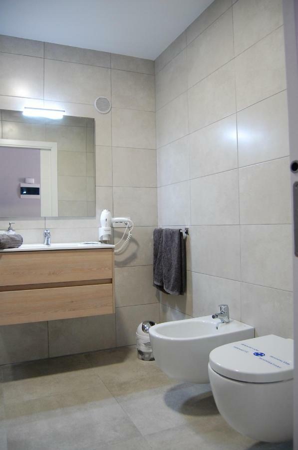 Paradise Court Las Americas Wifi Pool 25 أذيخي المظهر الخارجي الصورة